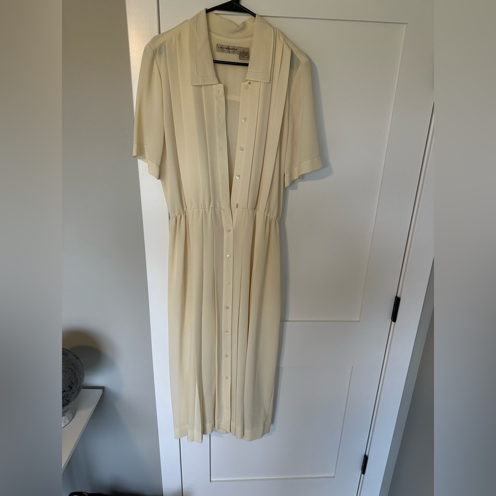 Liz Claiborne Vintage Women’s Pleated Yellow Midi Dress with Collar